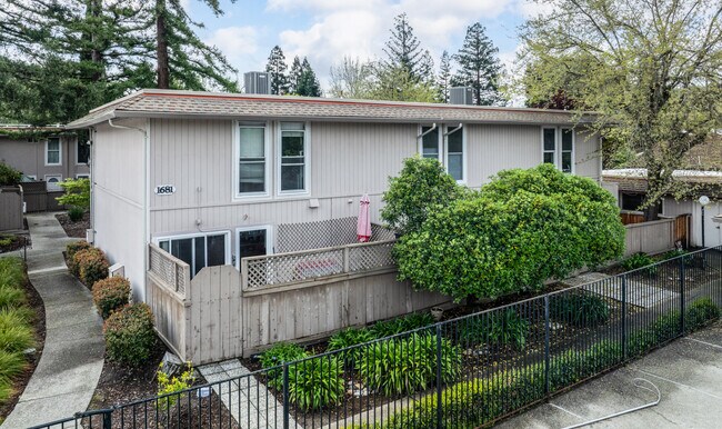 1671 Alvarado Ave in Walnut Creek, CA - Building Photo - Building Photo