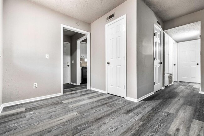 916 Delmar Cir in Moore, OK - Building Photo - Building Photo