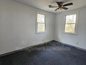 1301 Pineview Dr in Columbia, SC - Building Photo - Building Photo