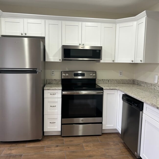 12702 Raeburn Way in Tampa, FL - Foto de edificio - Building Photo