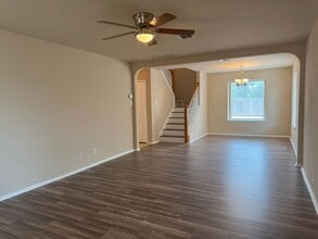 9061 Clearwood Pth in Universal City, TX - Building Photo - Building Photo