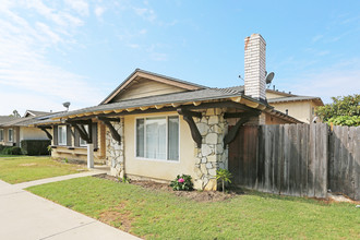 16701 Tunstall Ln in Huntington Beach, CA - Building Photo - Building Photo