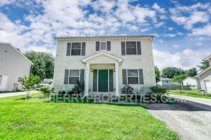 3571 Turret Green Dr in Toledo, OH - Building Photo