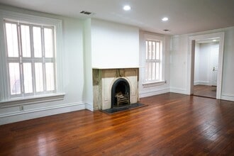 212 E Gaston St in Savannah, GA - Building Photo - Building Photo