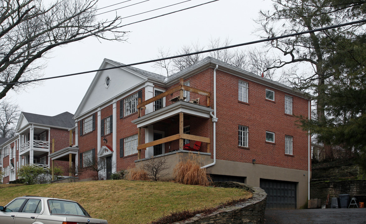 841 Van Dyke Ave in Cincinnati, OH - Building Photo