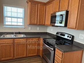 3833 Fircrest Dr in Charlotte, NC - Building Photo - Building Photo
