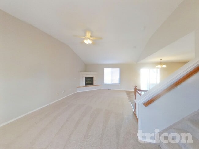 6855 Fountain Vista Cir, Unit 203-3 S 6th in Fountain, CO - Foto de edificio - Building Photo