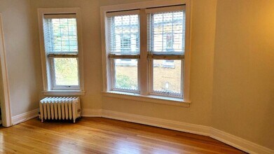 1353 W Greenleaf Ave in Chicago, IL - Building Photo - Building Photo