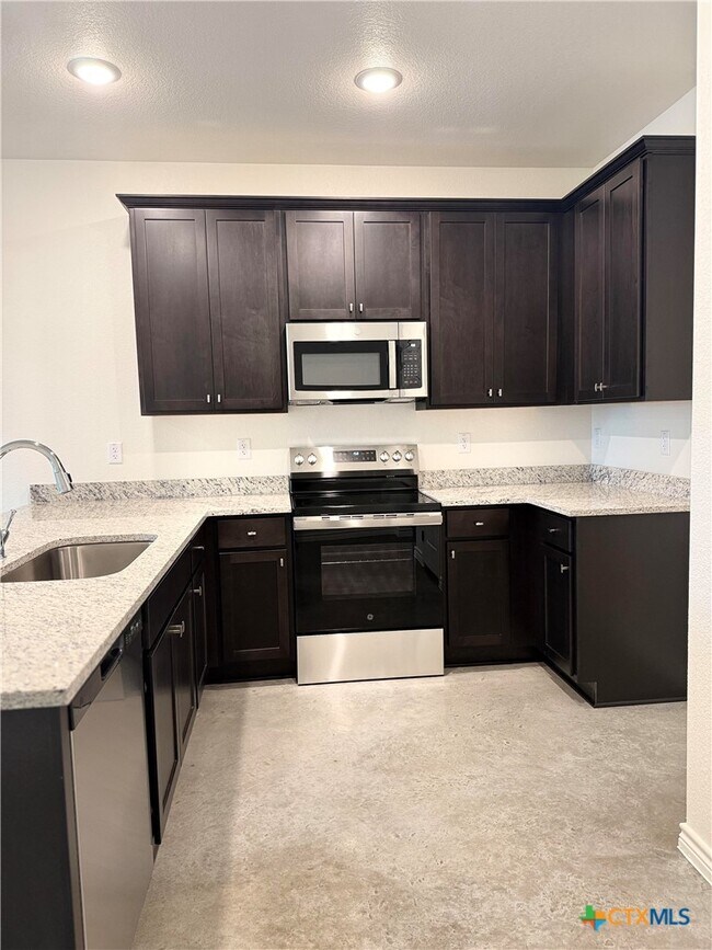 8901 Ash Rd in Killeen, TX - Foto de edificio - Building Photo