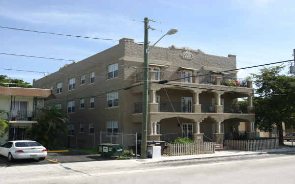 Havana Gardens Apartments in Miami, FL - Building Photo - Building Photo