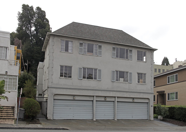 2400 Park Blvd in Oakland, CA - Foto de edificio - Building Photo