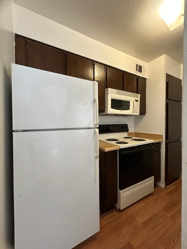 property at 1620 N Wilmot Rd