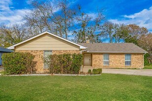 505 San Carlos Dr in Garland, TX - Building Photo