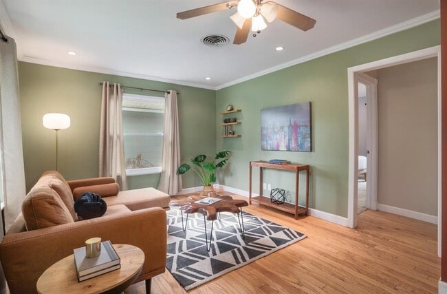 1511 Fairfield Dr in Austin, TX - Building Photo - Building Photo