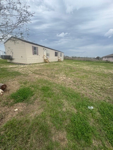 760 Reyes Silva Ln in Madisonville, TX - Building Photo - Building Photo