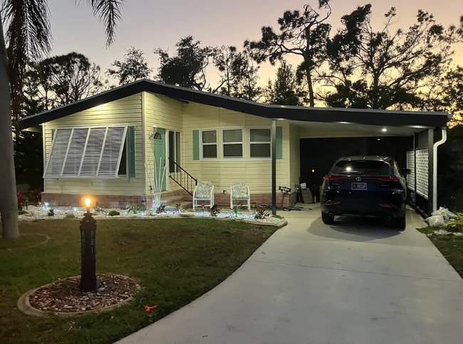 property at 881 Cascade Ct