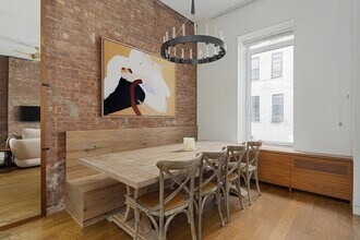 23 E 10th St in New York, NY - Building Photo - Building Photo