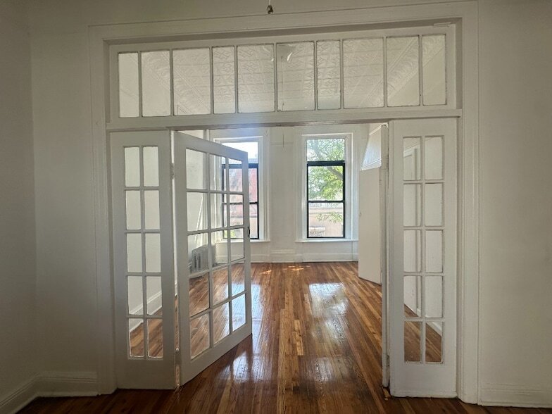 33 Woodhull St, Unit 2 in Brooklyn, NY - Building Photo