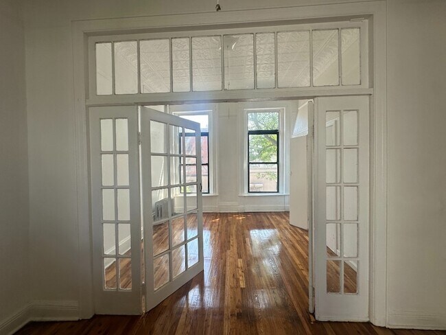 property at 33 Woodhull St