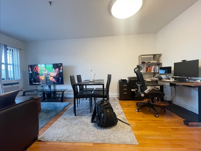 3434 10th St, Unit 1 in Astoria, NY - Building Photo - Building Photo