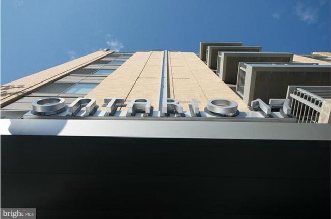 2550 17th St NW, Unit 502 in Washington, DC - Foto de edificio - Building Photo