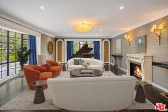 10350 W Sunset Blvd in Los Angeles, CA - Building Photo - Building Photo