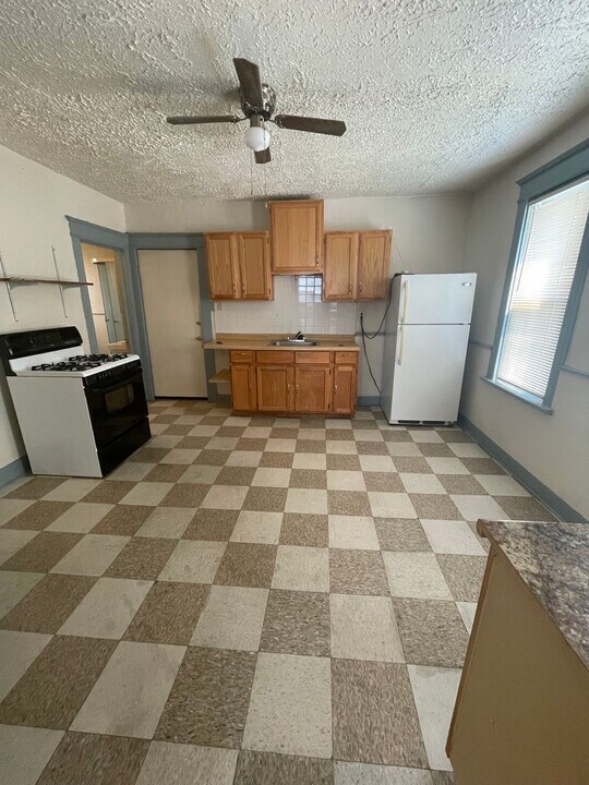 1818 N Pulaski St in Milwaukee, WI - Building Photo