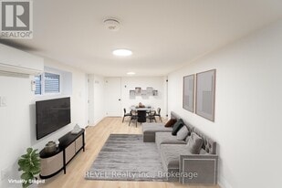 718 Ontario Rd in Welland, ON - Building Photo