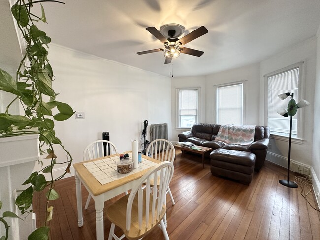 47 Lancaster St, Unit 1 in Providence, RI - Building Photo - Building Photo