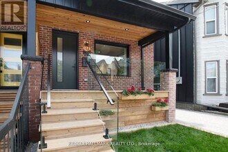 1 Delaney Crescent in Toronto, ON - Building Photo - Building Photo
