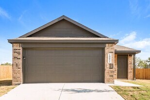 10051 Mather Way in Converse, TX - Building Photo