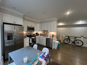 76 Linden St, Unit #1 in Boston, MA - Building Photo - Building Photo