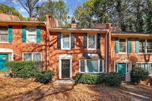 898 Chippendale Ln in Norcross, GA - Building Photo