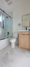 1330 Tamarind Ave in Los Angeles, CA - Building Photo - Building Photo