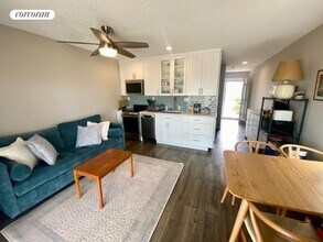 16 Navy Rd in Montauk, NY - Building Photo - Building Photo