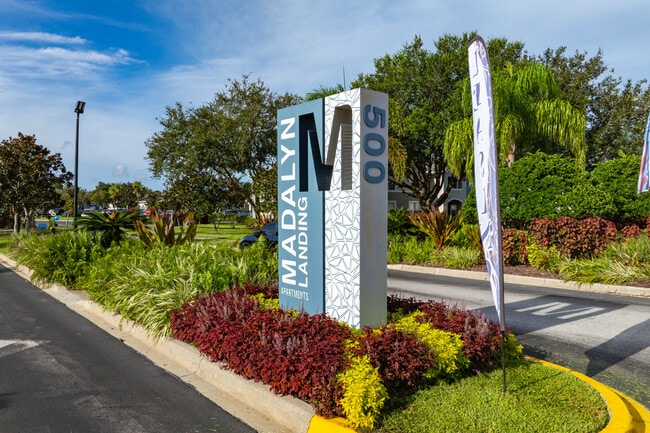 Madalyn Landing in Palm Bay, FL - Foto de edificio - Building Photo