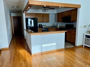 1108 Castilian Ct in Glenview, IL - Building Photo - Building Photo