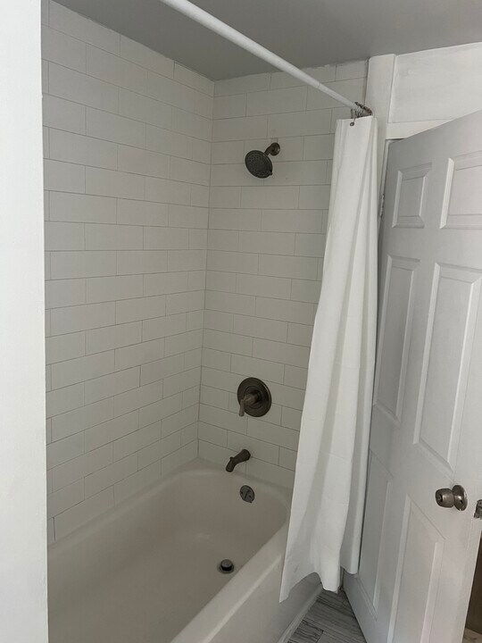 424 E Girard Ave in Philadelphia, PA - Building Photo