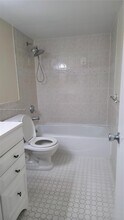 3905 N Nob Hill Rd in Sunrise, FL - Building Photo - Building Photo
