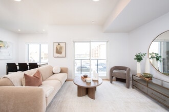 Breeze Nouveau in St. Albert, AB - Building Photo - Building Photo