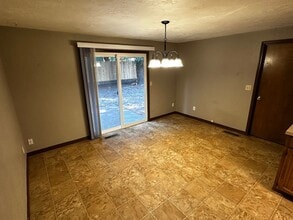 5419 Joan Dr N in Keizer, OR - Building Photo - Building Photo