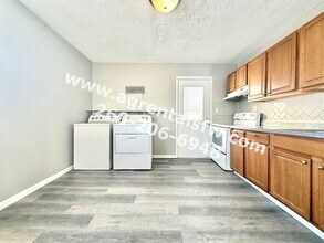 401 Dalgren Ave in Fort Wayne, IN - Foto de edificio - Building Photo