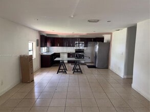 2490 NW 97th St in Miami, FL - Building Photo - Building Photo