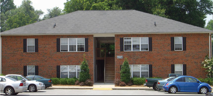 Campus II in Greensboro, NC - Foto de edificio - Building Photo