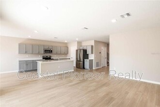 12831 Canter Call Rd in Lithia, FL - Building Photo - Building Photo