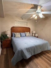 215 77th Ave N in Myrtle Beach, SC - Foto de edificio - Building Photo