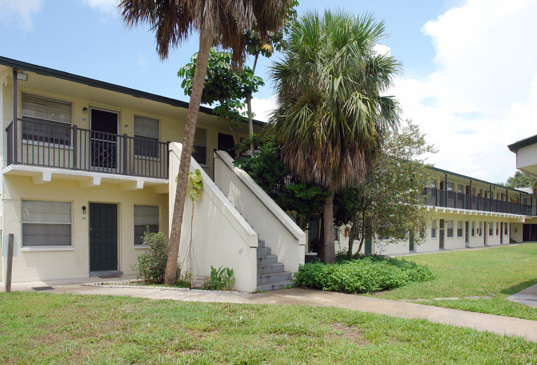 Village Greene in Cocoa, FL - Foto de edificio