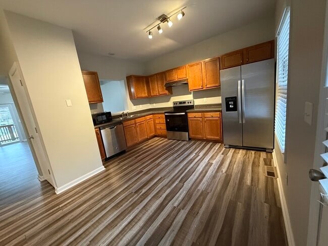 property at 641 W 19th St