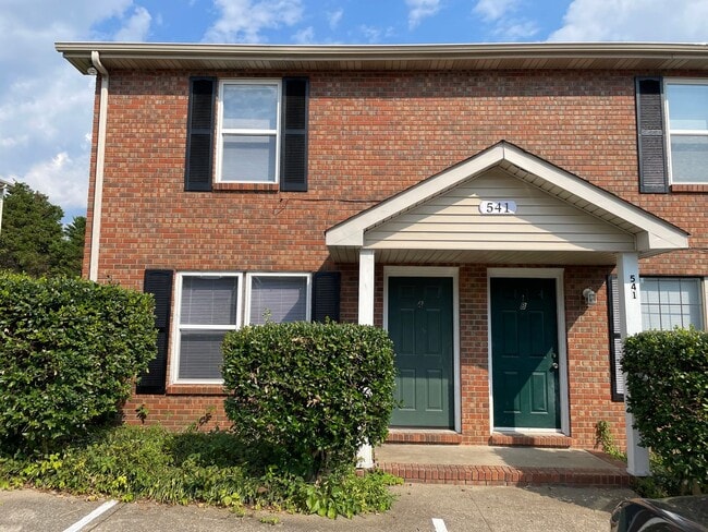 property at 541 Hietts Ln