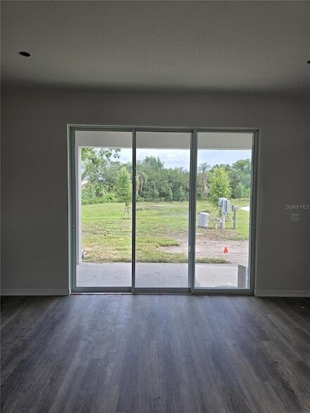 4073 Gold Dust Ln in Sarasota, FL - Building Photo - Building Photo